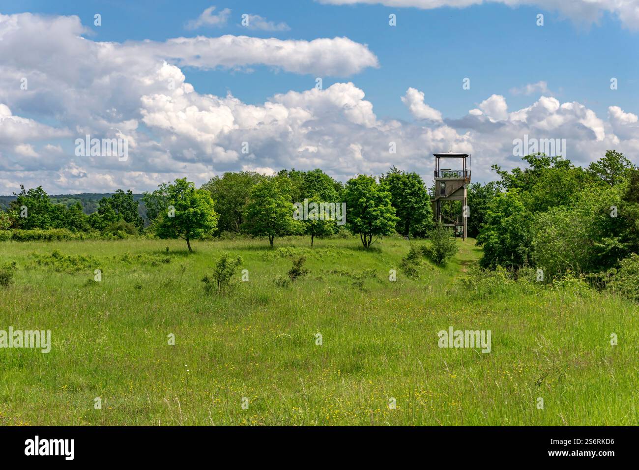 Aussichtsturm des ehemaligen US-Militärstützpunktes Indien an der innerdeutschen Grenze bei Lüderbach, Ringgau, Hessen Stockfoto
