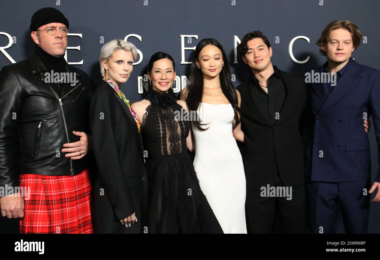 Januar 2025 für Chris Sullivan, Julia Fox, Lucy Liu, Callina Liang, Eddy Maday und West Mulholland besuchen Neon präsentiert Premiere der Präsenz am AMC Lincolm Square 13 in New York. Januar 2025Credit: RW/Mediapunch Stockfoto