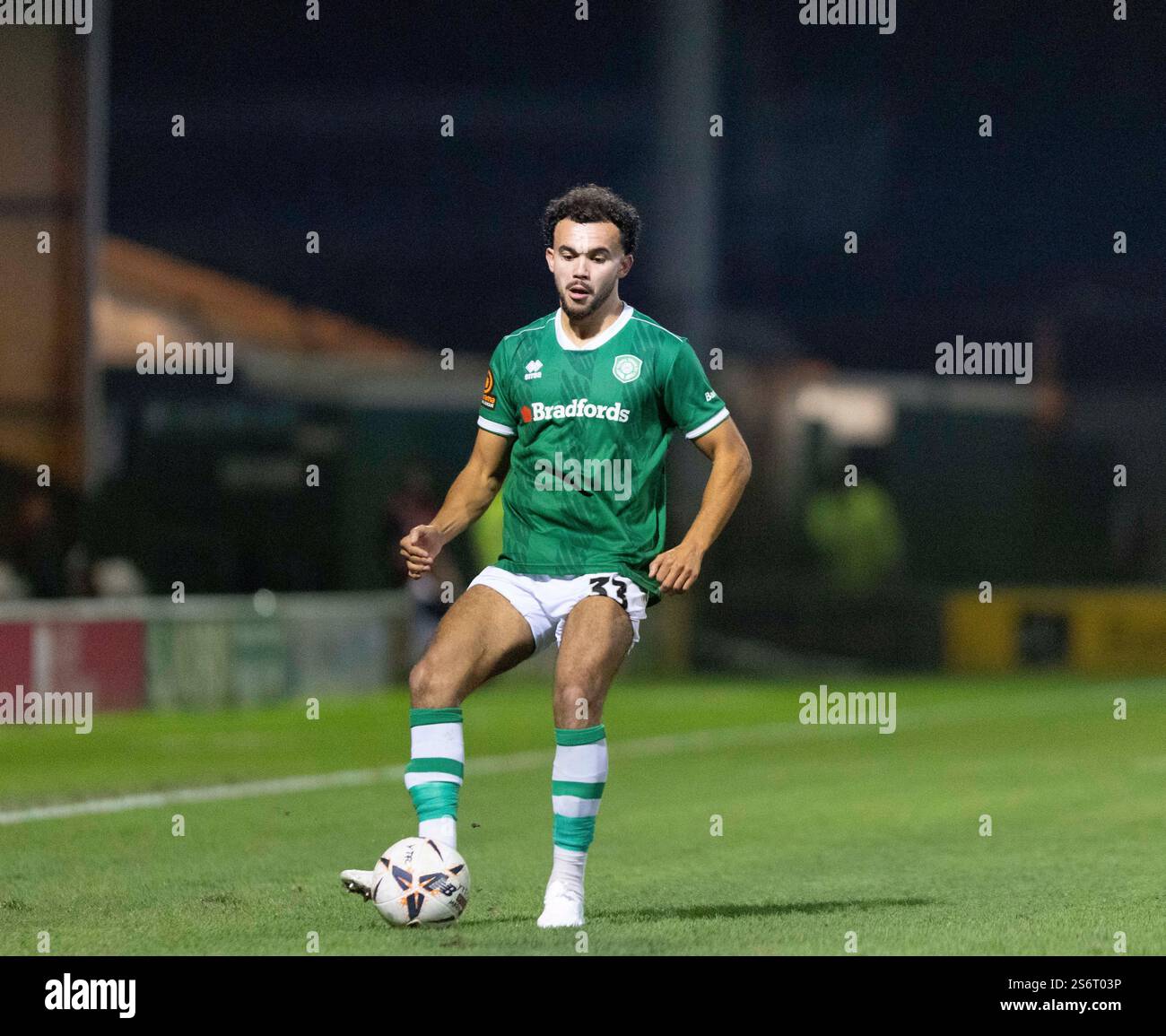 Dominic Bernard aus Yeovil Town während des Nationalliga-Spiels im Huish Park Stadium, Yeovil Bild von Martin Edwards/ 07880 707878 Stockfoto