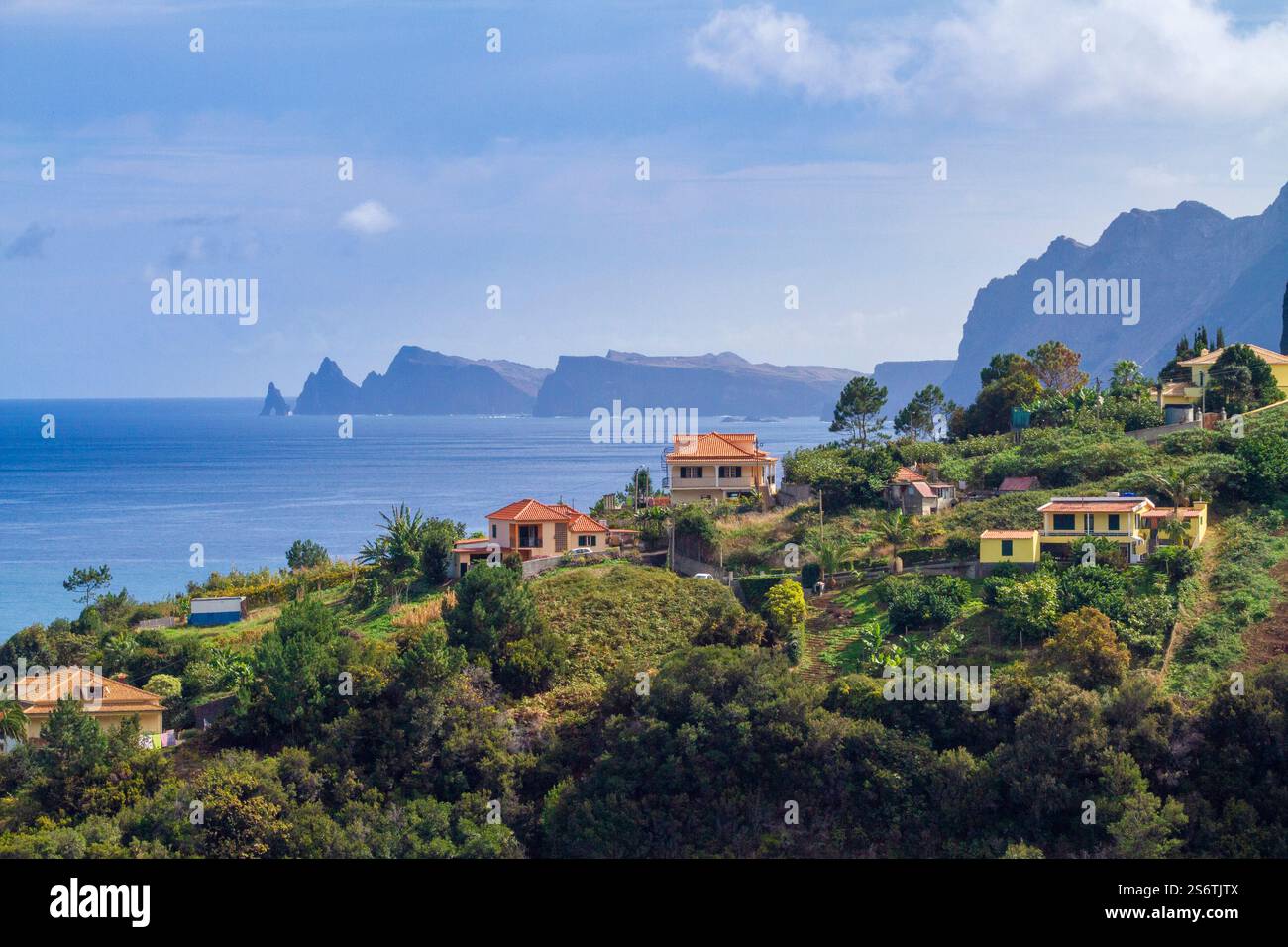 Portugal, Insel Madeira. Faial. Ponta de Sao Lourenco im Hintergrund Stockfoto