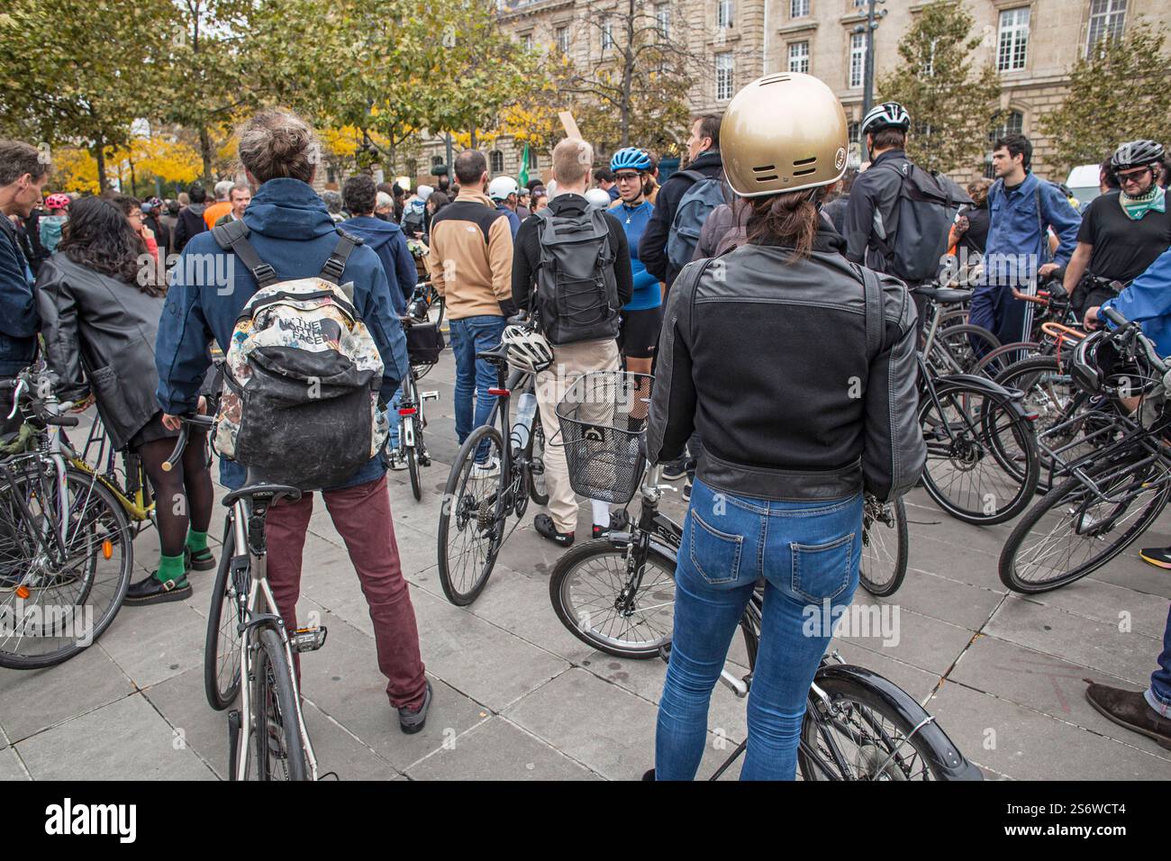 Frankreich, Paris, Place de la Republique, 10. Arrondissement, Zusammenkunft von Radfahrern zu Ehren von Paul Varry, Mitglied des Vereins Paris en selle, Stockfoto