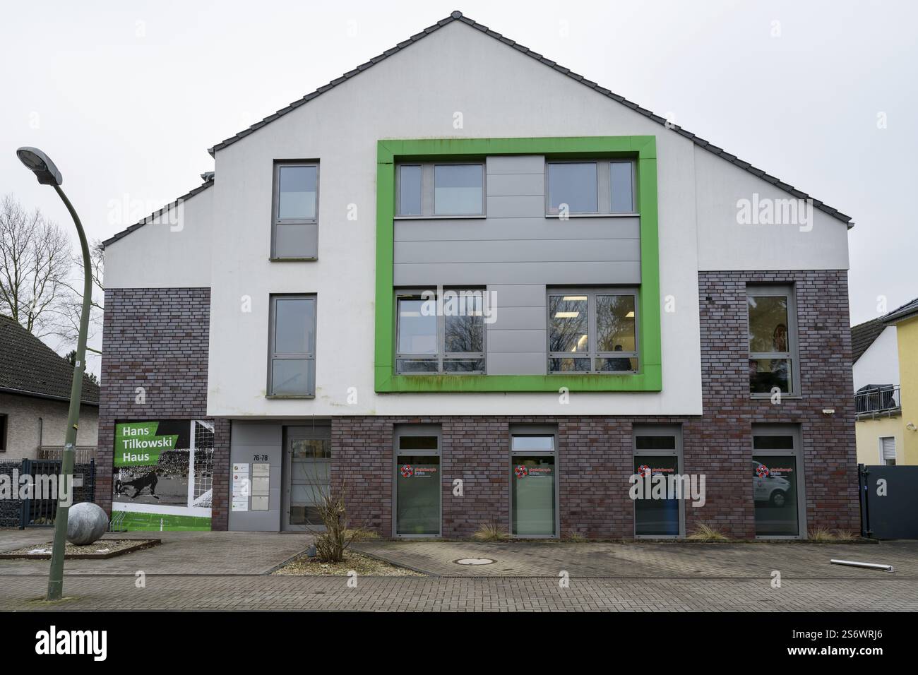 Hans Tilkowski Haus, ehemaliger Torhüter der Fußballnationalmannschaft, Bürogebäude, Methler, Kamen, Nordrhein-Westfalen, Deutschland, Europa Stockfoto