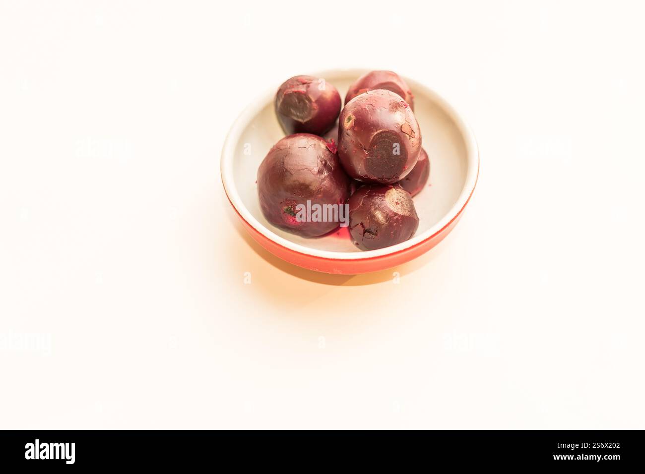 Rote Rüben-Wurzeln, gekocht für Rote-Rüben-Salat Stockfoto