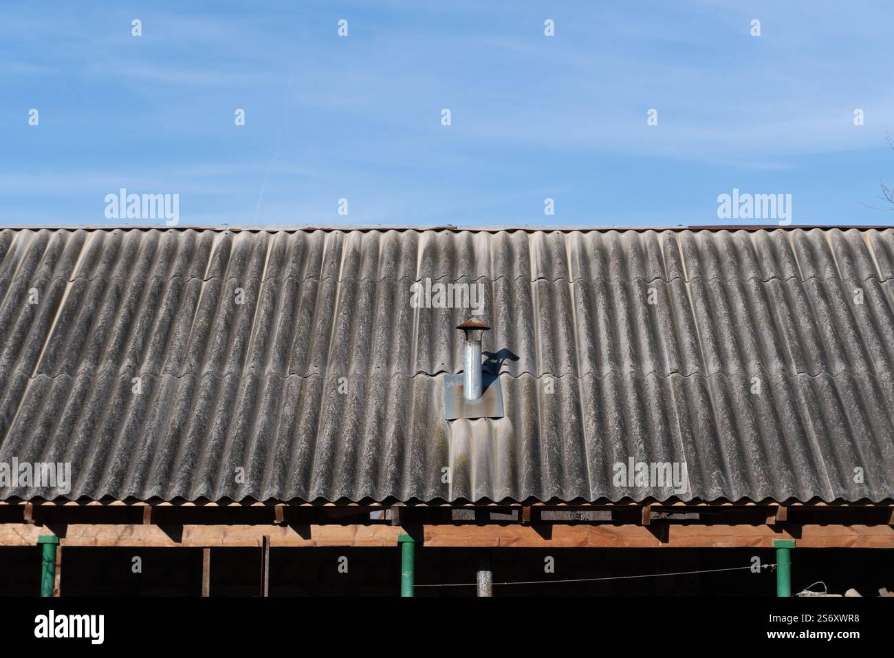 Ländliches Leben im Landhausstil in Oghuz, Aserbaidschan. Januar 2025. Stockfoto