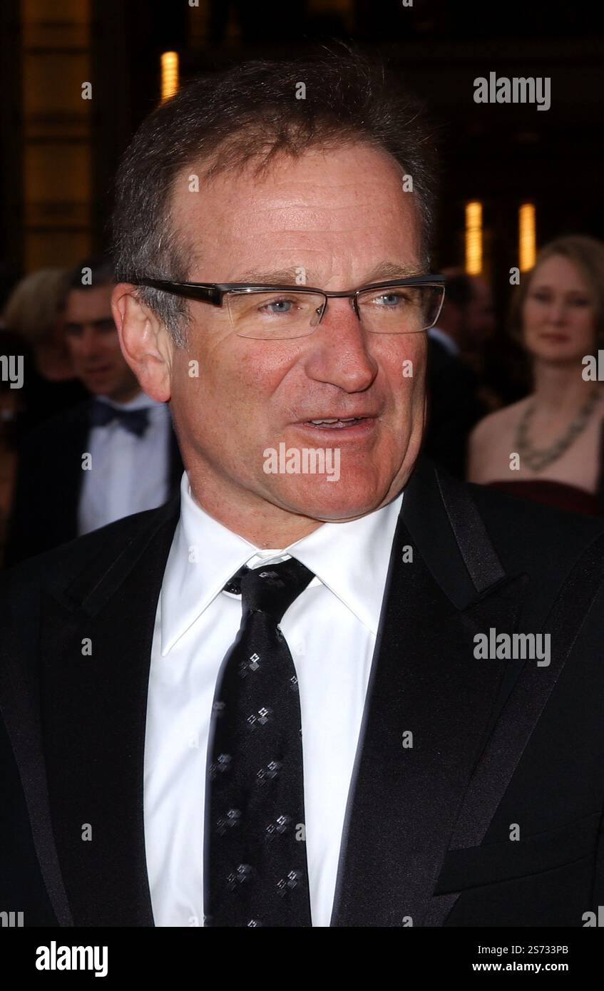 HOLLYWOOD, KALIFORNIEN, USA: Robin Williams nimmt am 29. Februar 2004 an den 76. Annual Academy Awards im Kodak Theatre in Hollywood Teil. © Lee Roth / Roth Stock Celebrity Archives Stockfoto