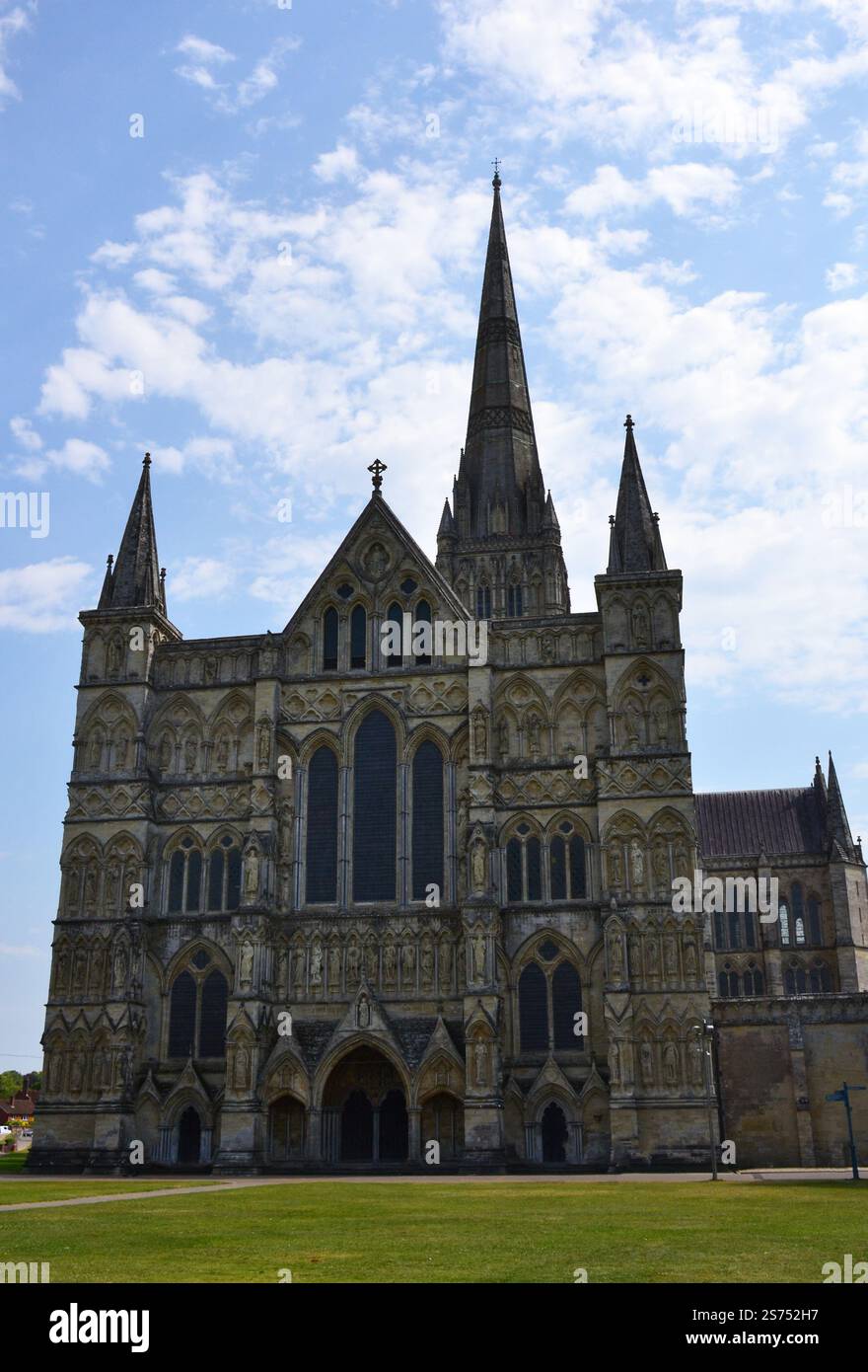 Kathedrale von Salisbury - Kirche der Heiligen Jungfrau Maria. Eine anglikanische Kathedrale in Salisbury, England, Großbritannien Stockfoto