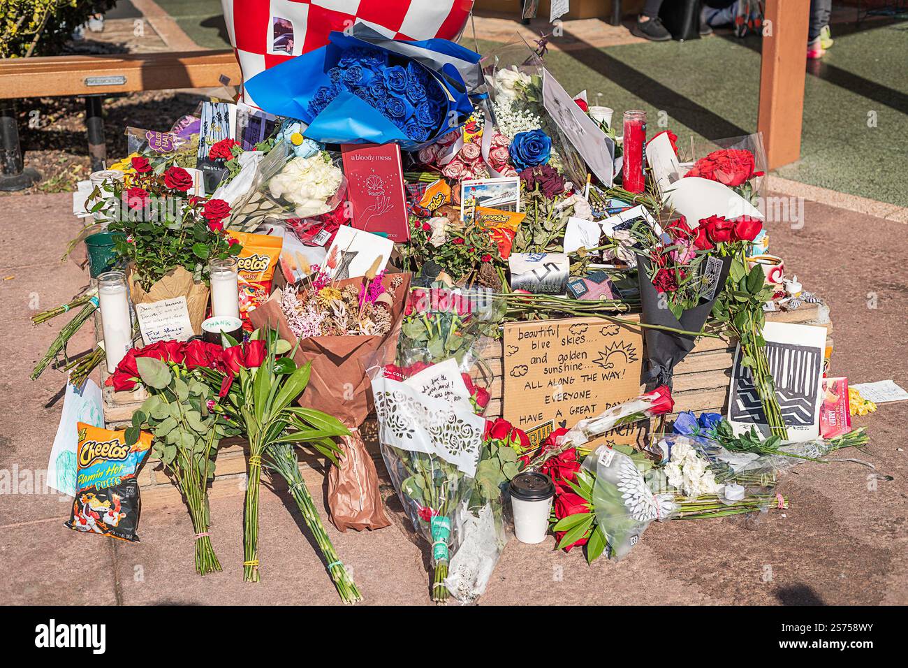 Burbank, CA, USA – 18. Januar 2025: Fans zollen dem legendären Filmemacher David Lynch im Bob’s Big Boy Restaurant in Burbank, CA, USA, Tribut. Stockfoto