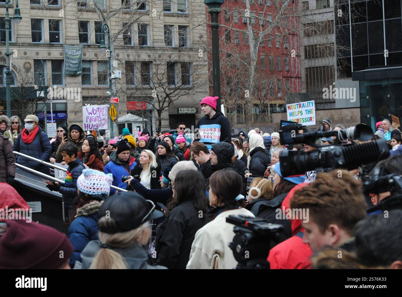 New York City, New York, USA - 18. Januar 2025: Der Volksmarsch, Evolution des Frauenmarsches, vor der zweiten Amtseinführung von Donald Trump. Stockfoto