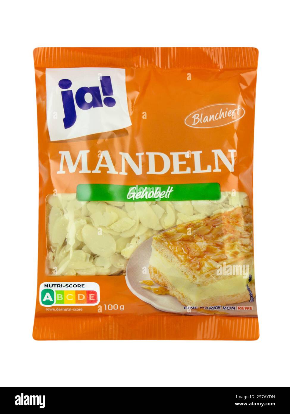 Hamburg - 24. November 2024: Mandeln Rewe Ja isoliert auf weißem Hintergrund Stockfoto