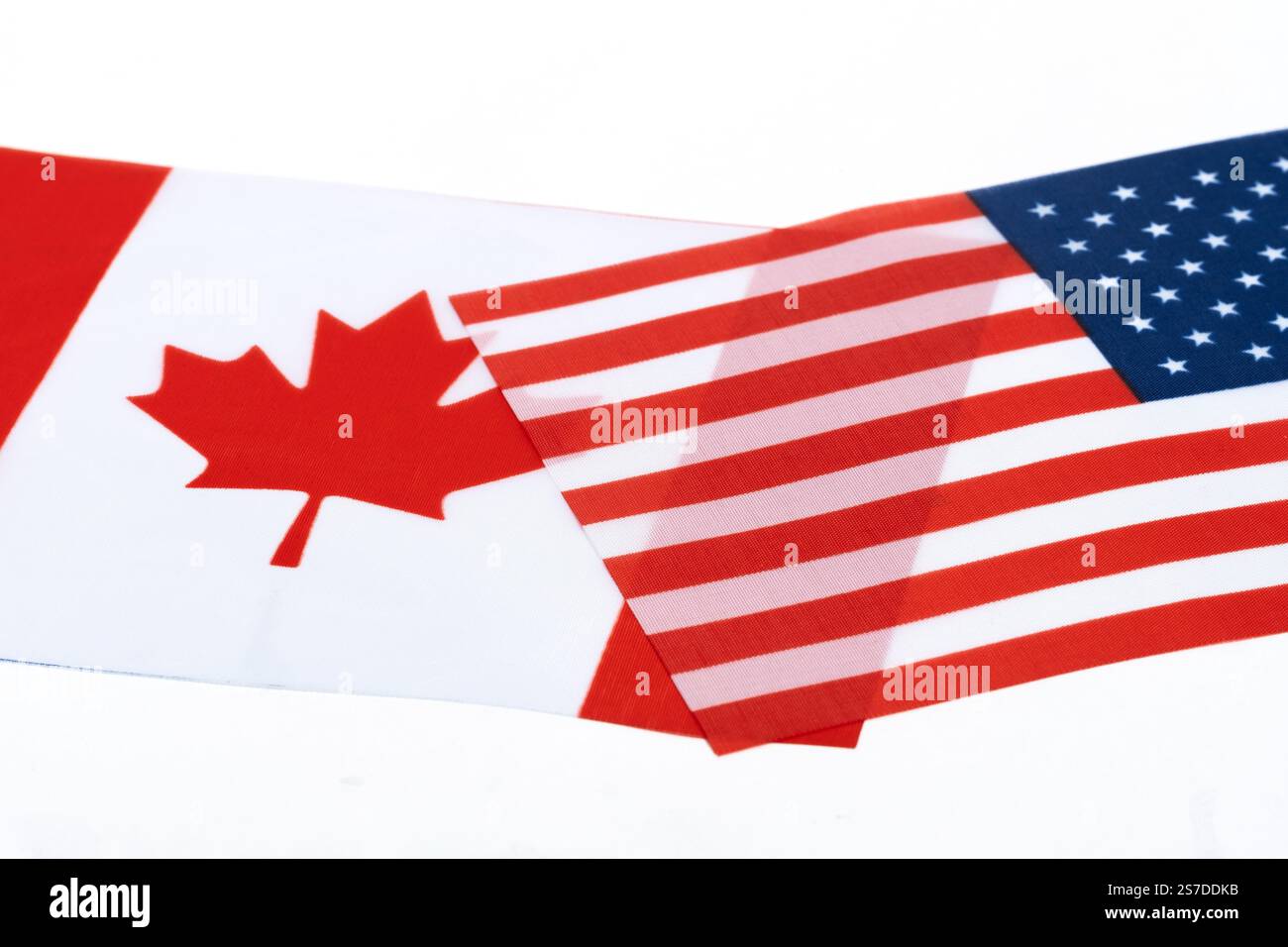 Kanadische Flaggen US-Flagge auf weißem Hintergrund Stockfoto