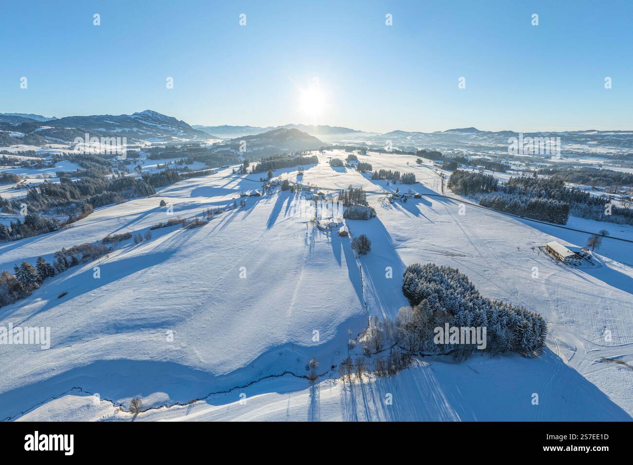 Winterabendstimmung am Rottacher Stausee bei Moosbach im Oberallgäu Stockfoto