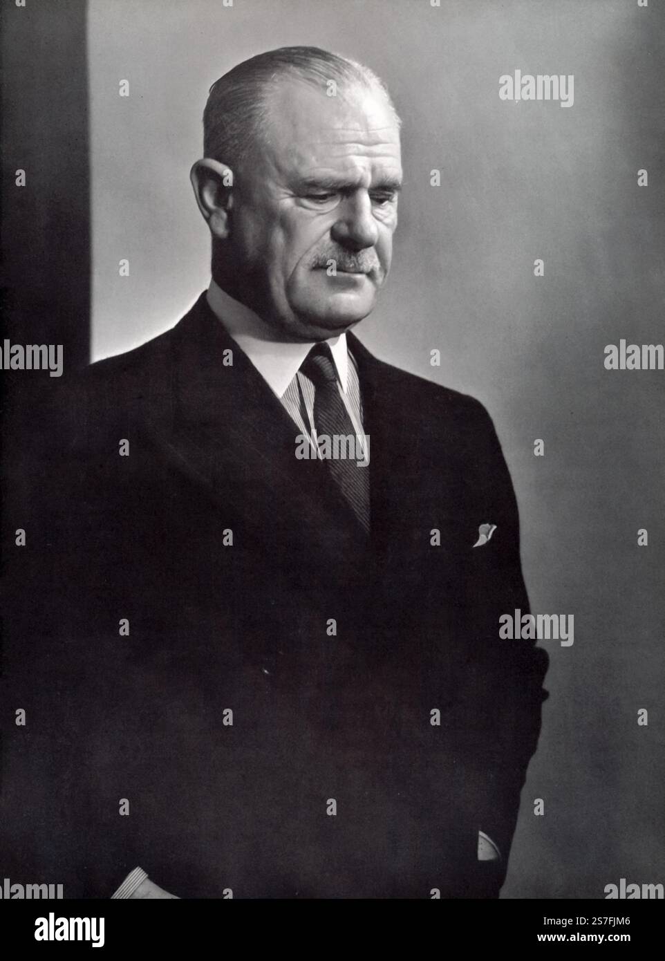 Archibald Percival Wavell (1883–1950) war ein britischer Armeeoffizier und Staatsmann, der von 1943 bis 1947 Vizekönig und Generalgouverneur von Indien war. Wavell spielte in einer turbulenten Periode in der indischen Geschichte eine entscheidende Rolle, einschließlich der Führung der britischen Streitkräfte im Zweiten Weltkrieg im Nahen Osten und im Fernen Osten. Stockfoto