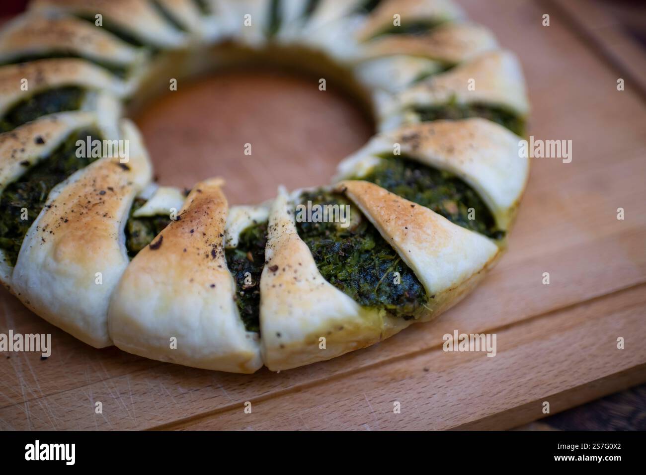 Campingküche Grünkohl im Blätterteigmantel mit Kassler und Gorgonzola ...