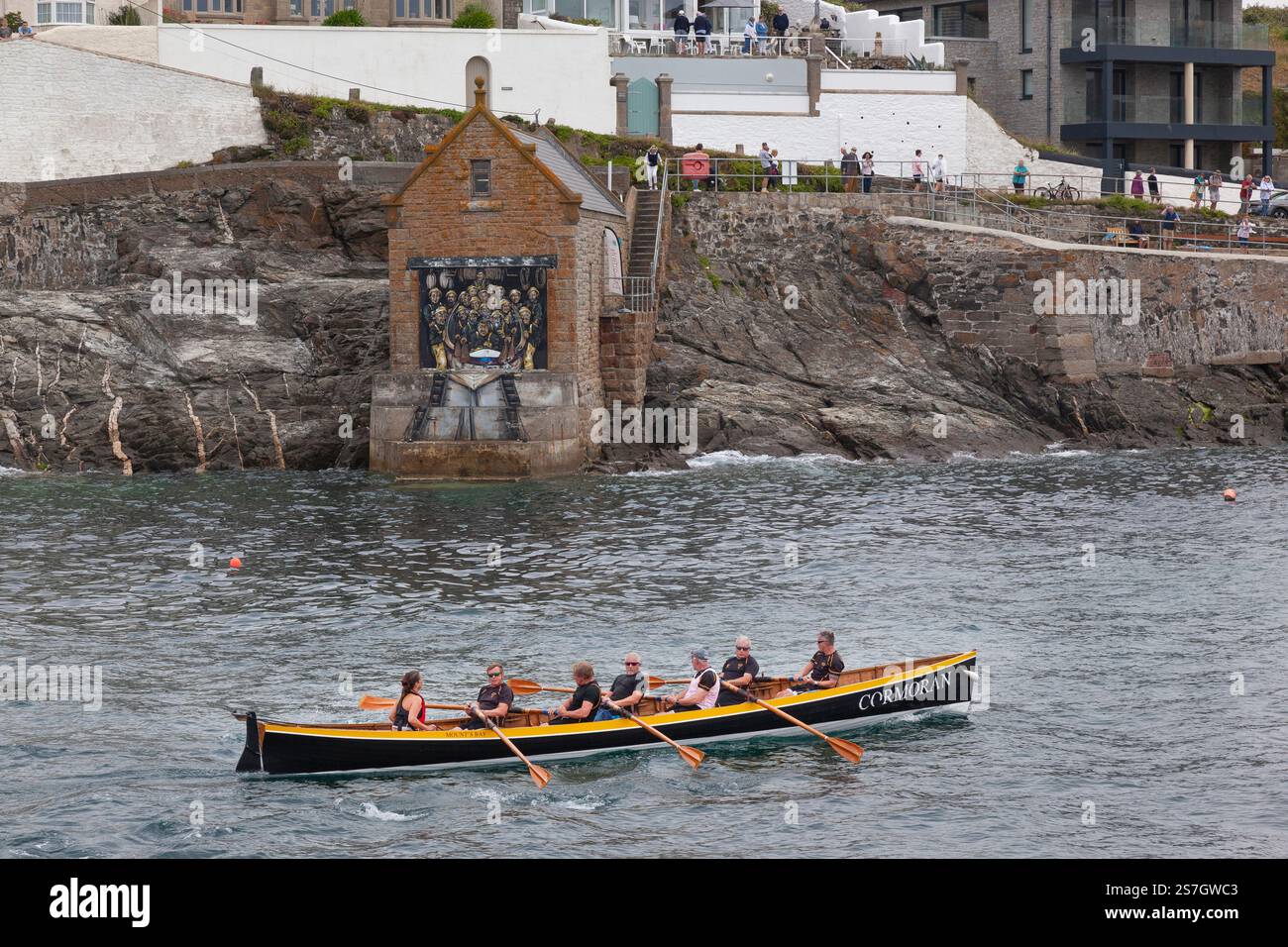 Cormoran-Rennen vom Hafen Porthleven auf der Gig Boat Regatta 2024 | Cornwall Stockfoto
