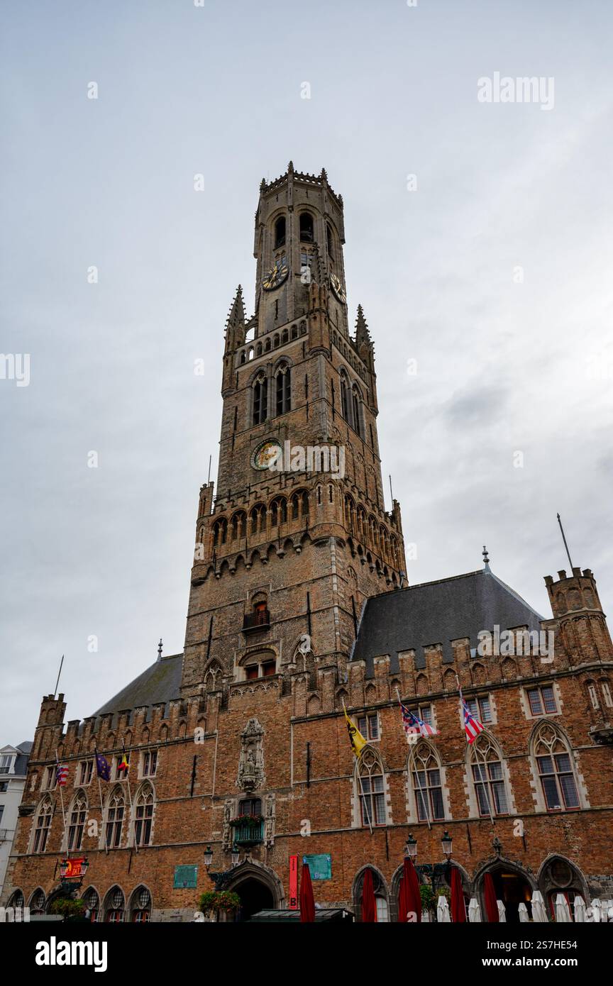 Brügge, Belgien- 27. September 2024: Die Seitenansicht des Belfort in Brügge Stockfoto