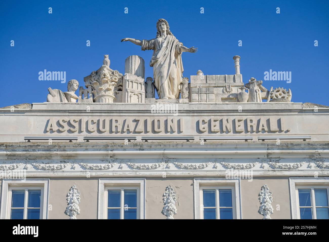 Generali-Versicherung, Assicurazioni Generali, Schriftzug, Piazza dellUnitÃ ditalia, Triest, Region Friaul-Julisch Venetien, Italien *** Generali Versicherung, Assicurazioni Generali, Schriftzug, Piazza dellUnitÃ ditalia, Triest, Region Friaul-Julisch Venetien, Italien Stockfoto