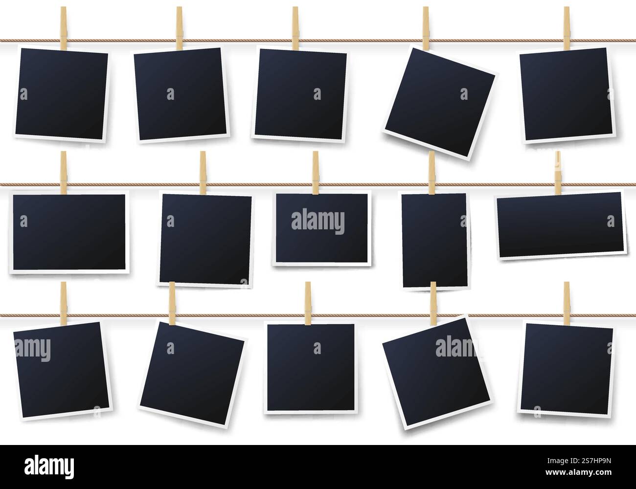 Fotos auf Wäschespins. Vintage Fotorahmen hängen mit einem Seil, Vorlage zum Drucken von Fotos. Filmkamera-Aufnahme, Retro-Kunstfotos isolierter Vektor-Illustrationssatz. Fotos auf Wäschespins. Vintage-Fotorahmen hängen mit am Seil, Drucken Fotografien Vorlage Vektor Illustration Set Stock Vektor