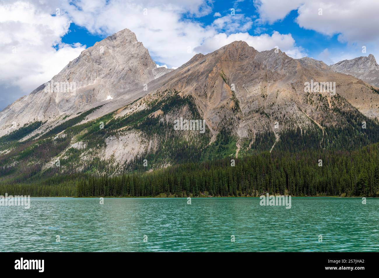 Kanadische Rockies im Maligne Lake, Jasper Nationalpark, Alberta, Kanada. Stockfoto