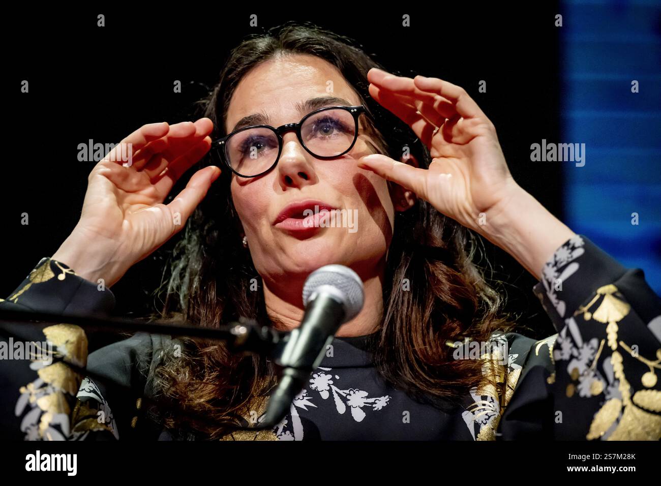 AMSTERDAM - Halina Reijn wird während der Verleihung der Shortcutz Amsterdam Annual Awards den Rutger Hauer Award erhalten. Die Regisseurin erhält den Preis für ihren Beitrag zur Entwicklung und Förderung junger Filmtalente in den Niederlanden. ANP ROBIN UTRECHT niederlande raus - belgien raus Stockfoto