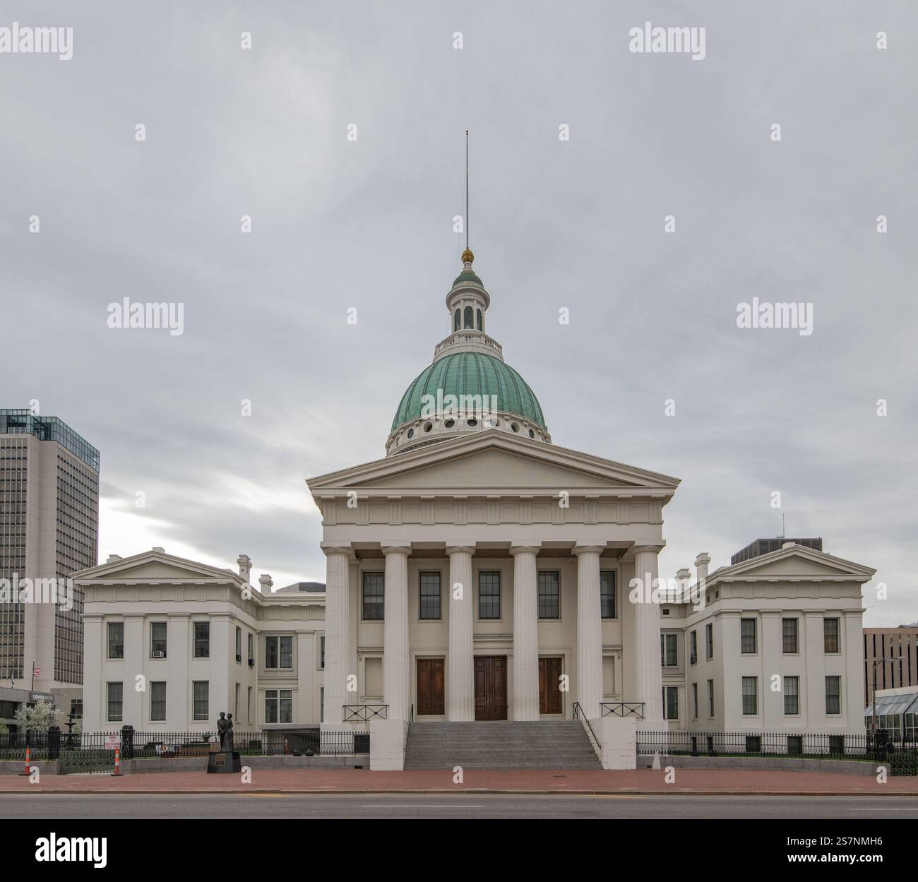 St. Louis, MO USA - 10. April 2019: Als Ort des ersten Dredd Scott Falls befindet sich das Old Courthouse am National Underground Railroad Network to Freedom. Stockfoto