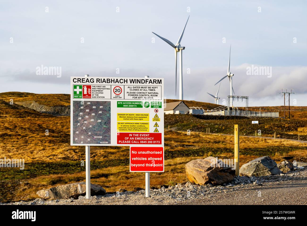 Ein Bild des Windparks Creag Riabhach im Nordwesten Schottlands in der Nähe der Siedlung Altnaharra, Sutherland. Stockfoto