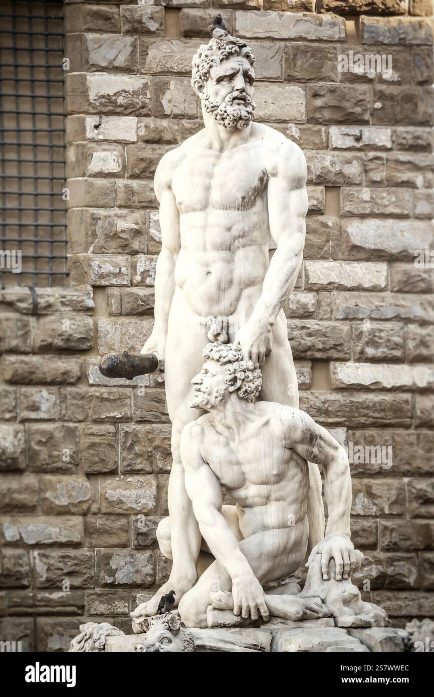 Die Herkules-Skulptur vor dem Palazzo Vecchio in Florenz Italien Stockfoto