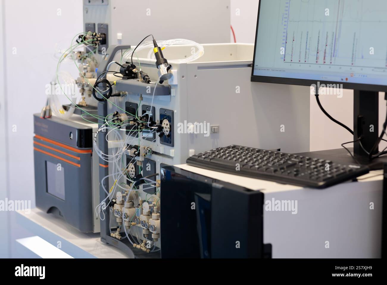 Hochleistungs-Flüssigkeitschromatographiesystem. Selektiver Fokus. Stockfoto