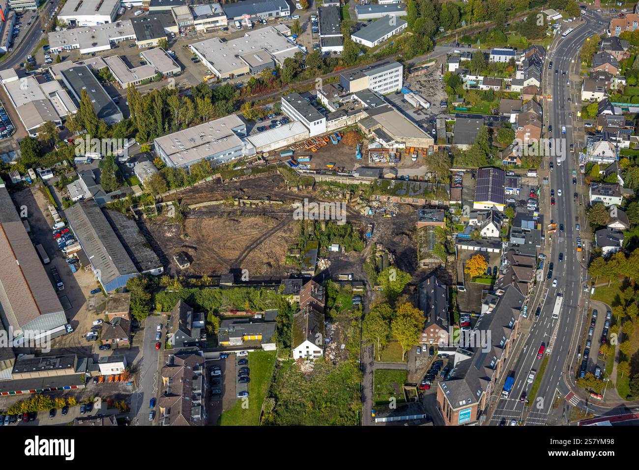 Luftaufnahme, Brachfläche im Möser Feld und Altbauten, Fachwerk-Berufsausbildung, Moers, Moers, Ruhrgebiet, Nordrhein-Westph Stockfoto