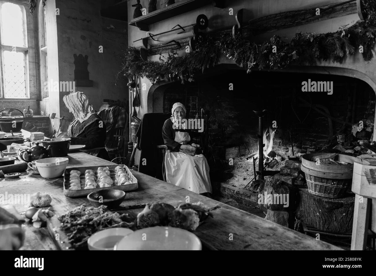 Dickensian Christmas in the Brew House in Kentwell Hall, Suffolk England, Großbritannien. Dezember 2024 Stockfoto