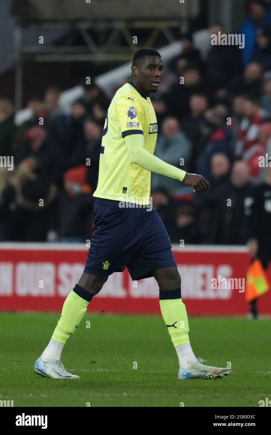 Nottingham, Großbritannien. Januar 2025. Nottingham, England - 19. Januar: Paul Onuachu aus Southampton während des Premier League 2024/25 Fußballspiels zwischen Nottingham Forest FC und Southampton FC am 19. Januar 2025 in Nottingham, England. (Paul Bonser/SPP) Credit: SPP Sport Press Photo. /Alamy Live News Stockfoto