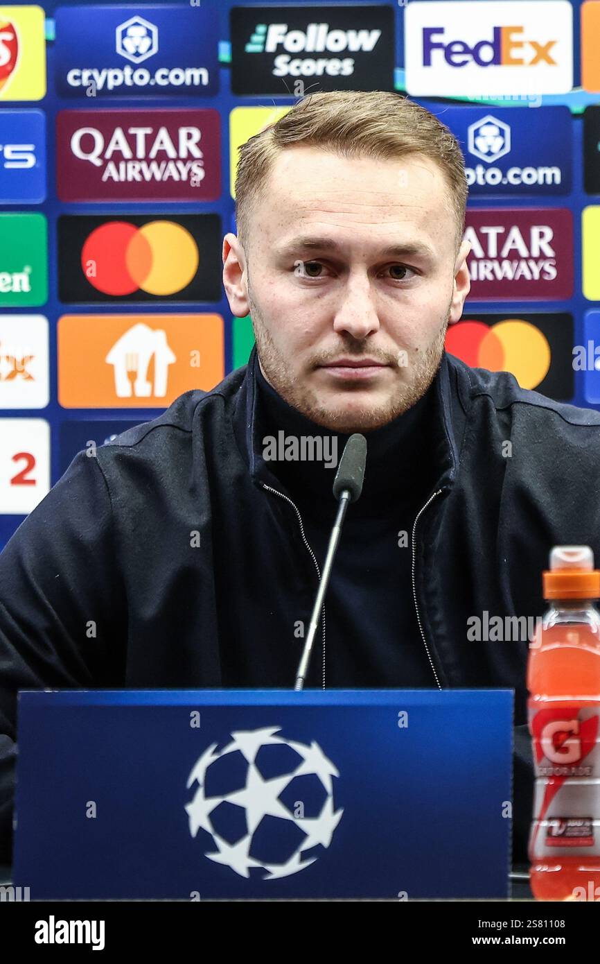 Brügge, Belgien. Januar 2025. Juventus’ Teun Koopmeiners, die während einer Pressekonferenz des italienischen Vereins Juventus am Montag, den 20. Januar 2025 in Brügge gezeigt wurde. Morgen spielen sie am siebten Tag der UEFA Champions League gegen den belgischen Club Brugge KV. BELGA FOTO BRUNO FAHY Credit: Belga News Agency/Alamy Live News Stockfoto