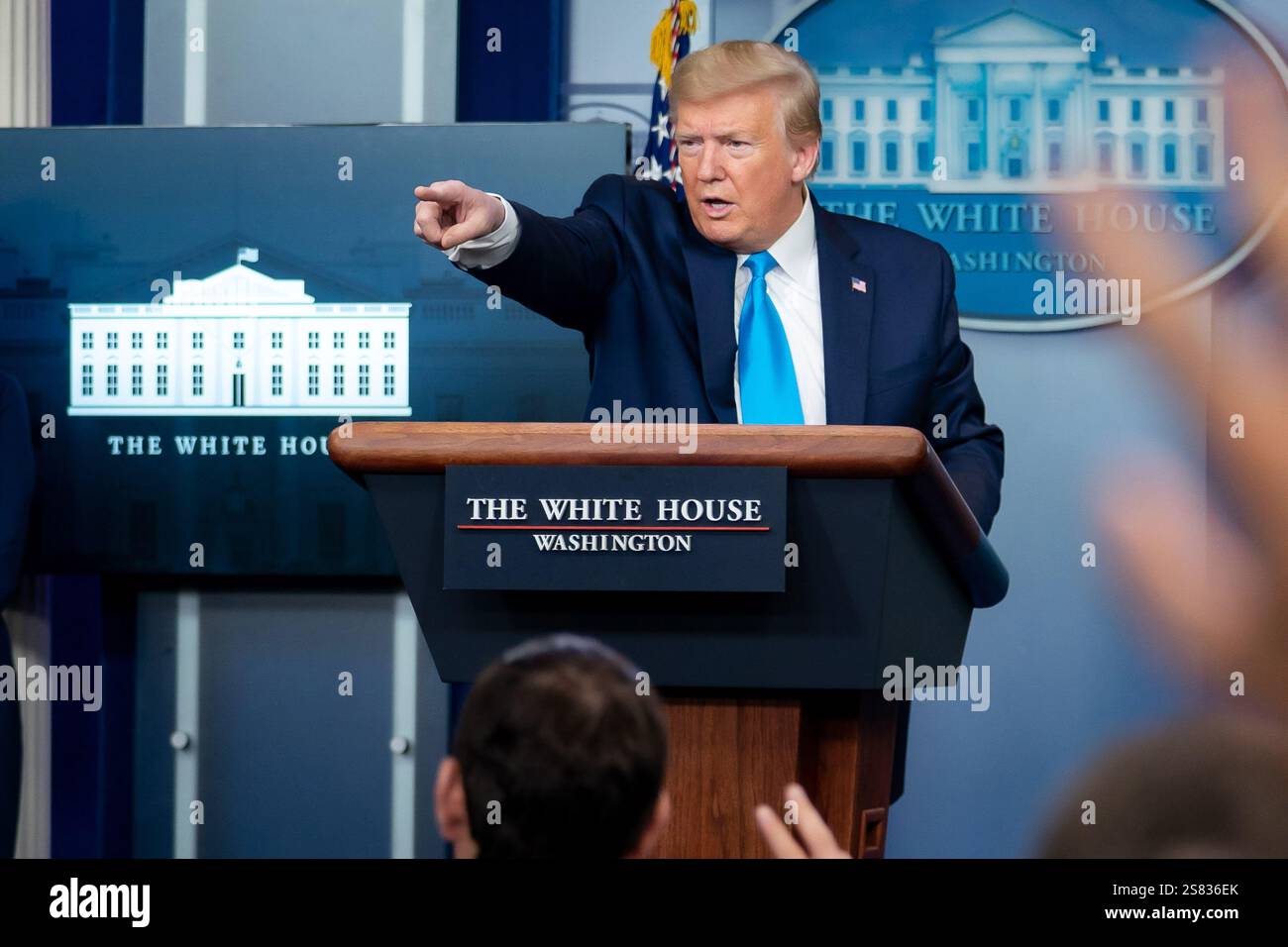 Präsident Donald J. Trump hält am 7. April 2020 ein Update-Briefing über das Coronavirus des Weißen Hauses. (USA) Stockfoto