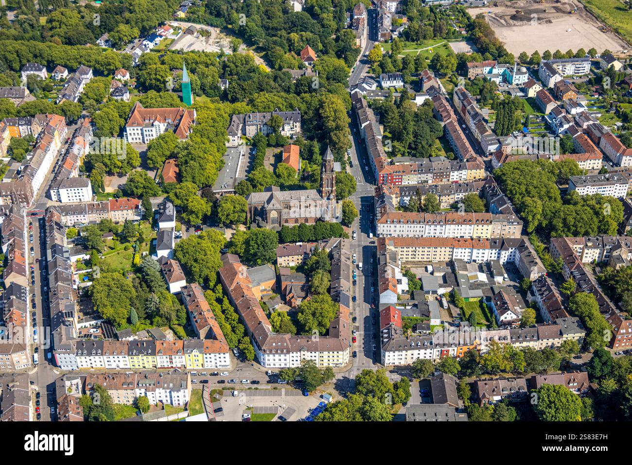 Luftaufnahme, Wohngebiet Mehrfamilienhaus Wanner Straße, Baustelle der Evangelischen Kirche St. Paul in Bulmke mit Co Stockfoto