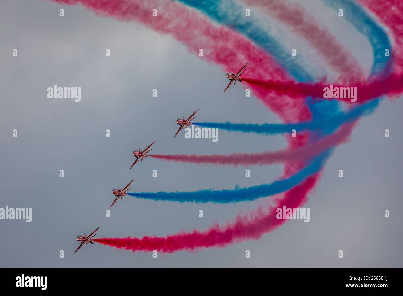 Five RAF Hawk T1A of the Red Arrows, Duxford, Cambridgeshire, England, Großbritannien Stockfoto