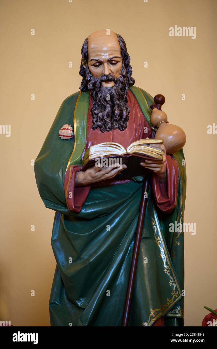 Eine Statue des heiligen Jakobswegs. St. Jakobskirche in Medjugorje, Bosnien und Herzegowina. Stockfoto