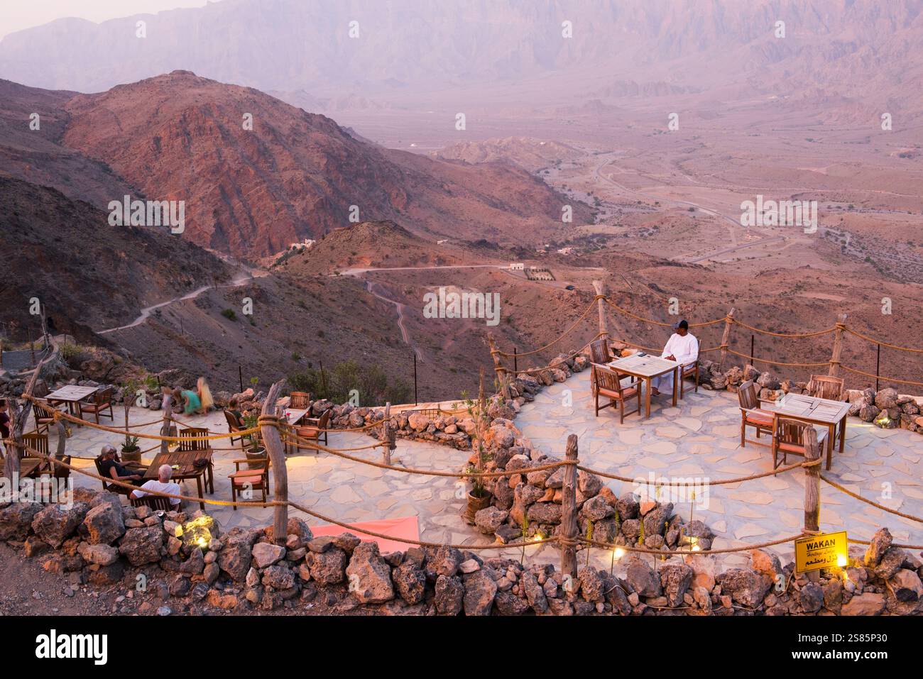 Sama Wakan Heritage Hotelterrasse, Wakan Village, Western Hajar Mountains, South Batinah und Al Dakhiliyah Governorates, Oman, Arabische Halbinsel Stockfoto