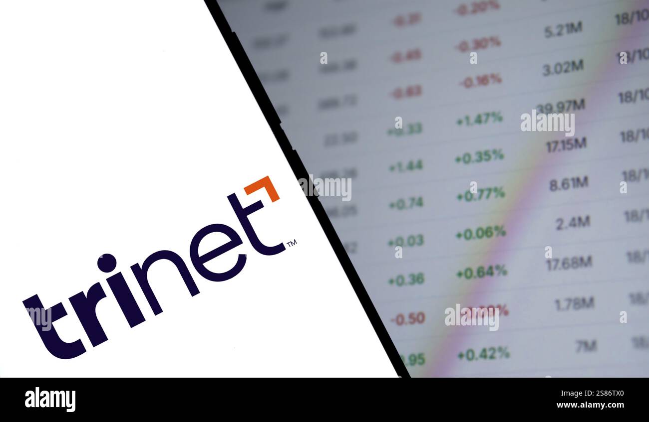 Das TriNet-Logo wird auf dem Smartphone angezeigt. TriNet Group, Inc. Ist ein Unternehmen in Dublin, Kalifornien Stockfoto Das TriNet-Logo wird auf dem Smartphone angezeigt. TriNet Group, Inc. Ist ein Unternehmen in Dublin, Kalifornien Stockfoto