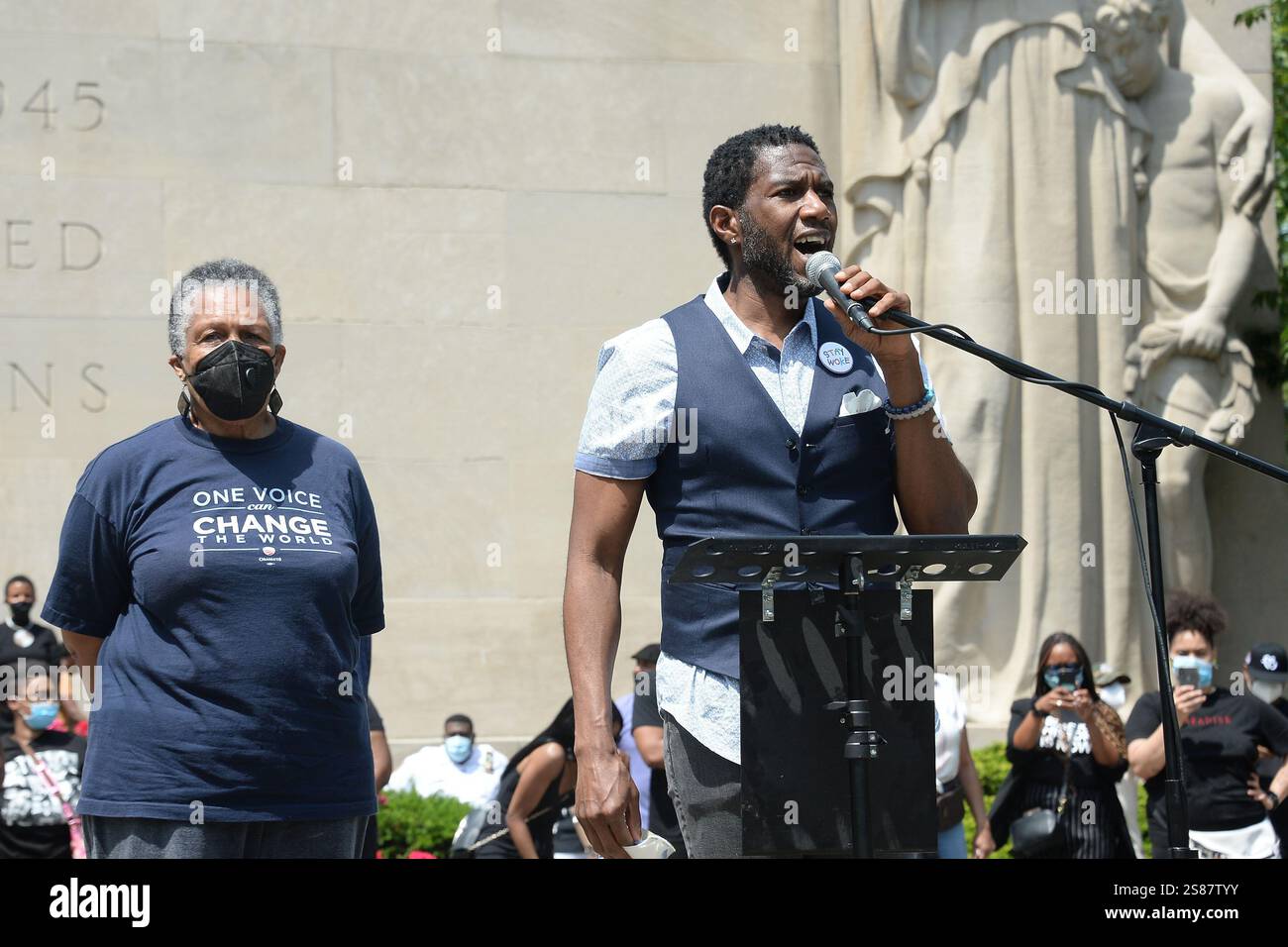 Jumaane Williams und seine Mutter Patricia Williams besuchten am 4. Juni 2019 den Memorial Service für George Floyd im Cadman Plaza Park Brooklyn in New York City Stockfoto