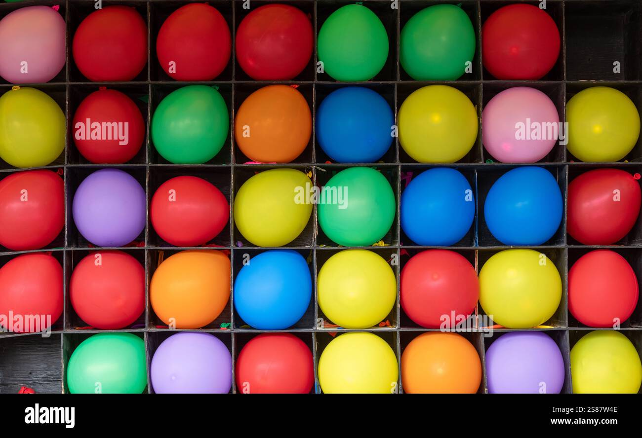 Fahrgeschäfte, Spiele und Speisen auf dem Messegelände CNE Toronto Ontario Stockfoto Fahrgeschäfte, Spiele und Speisen auf dem Messegelände CNE Toronto Ontario Stockfoto