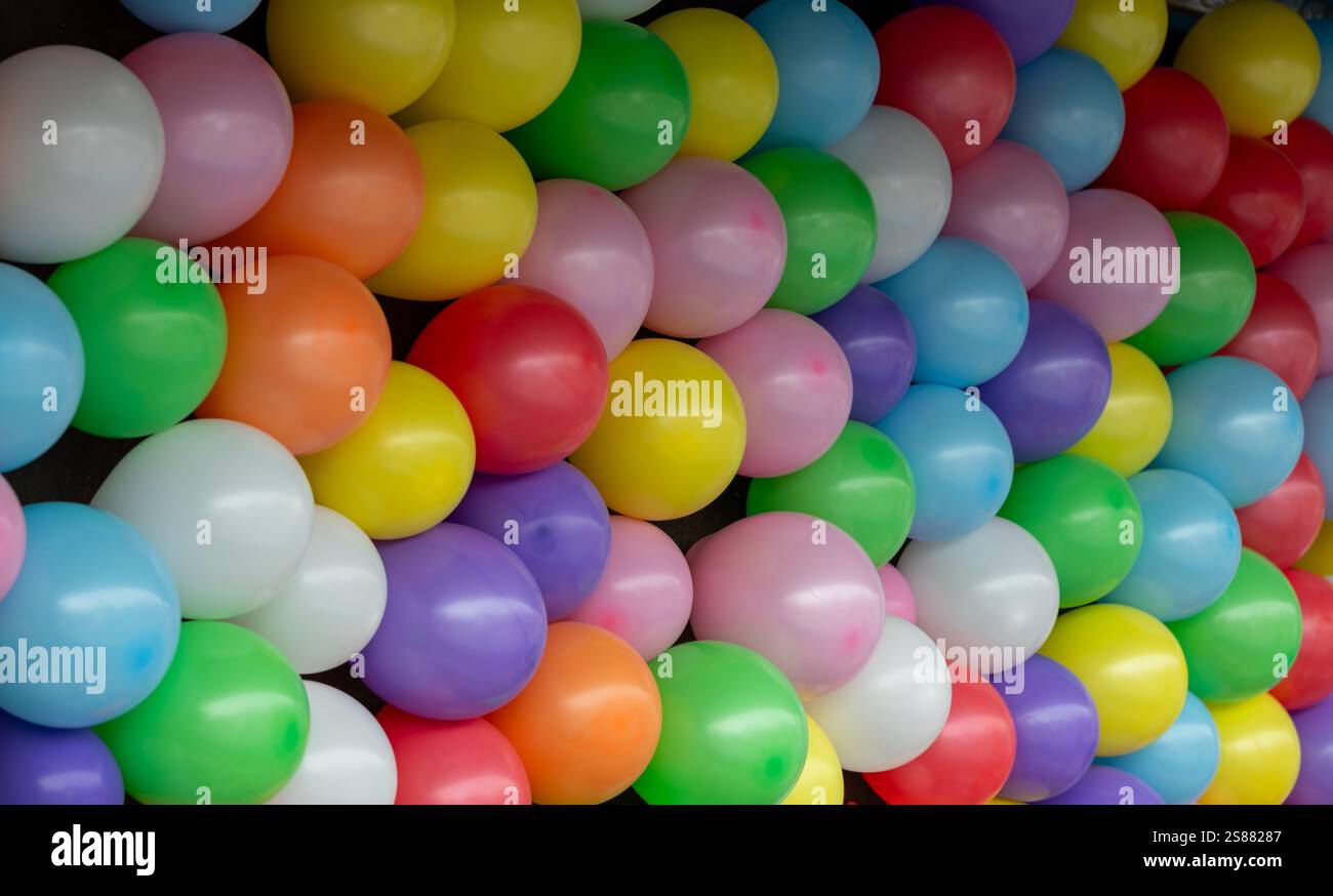 Fahrgeschäfte, Spiele und Speisen auf dem Messegelände CNE Toronto Ontario Stockfoto Fahrgeschäfte, Spiele und Speisen auf dem Messegelände CNE Toronto Ontario Stockfoto