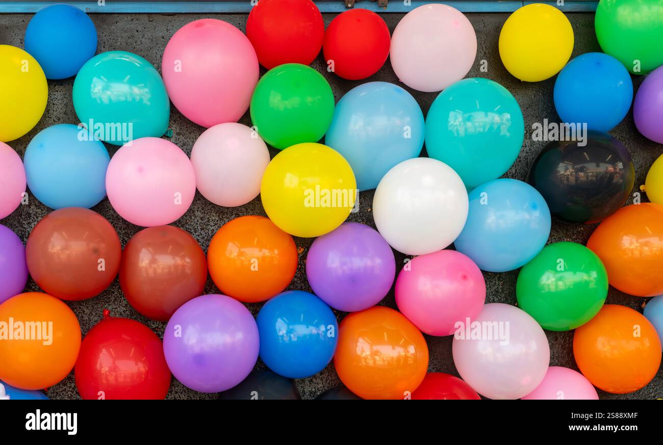 Fahrgeschäfte, Spiele und Speisen auf dem Messegelände CNE Toronto Ontario Stockfoto Fahrgeschäfte, Spiele und Speisen auf dem Messegelände CNE Toronto Ontario Stockfoto