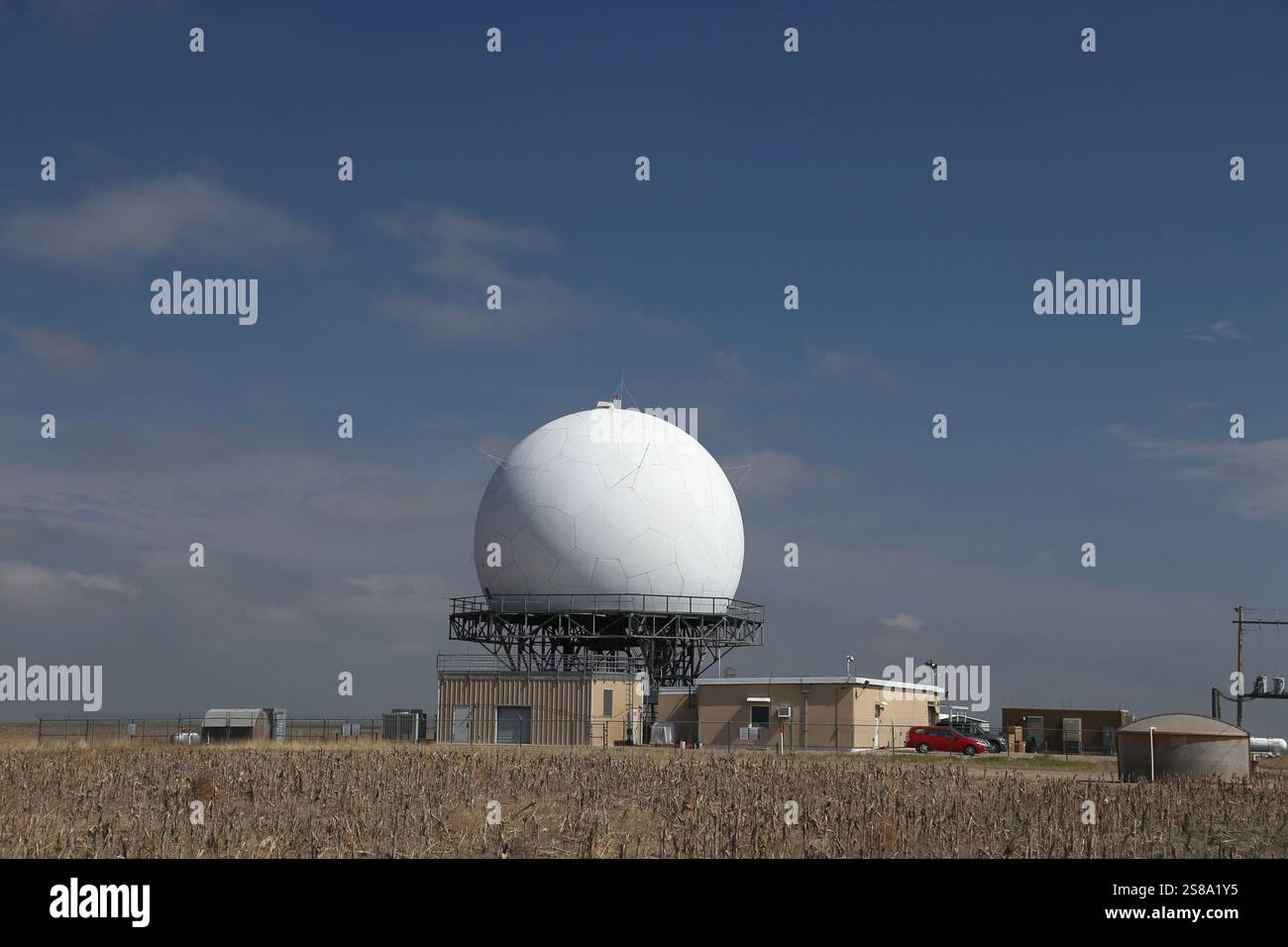 Wetterradar-Kuppel auf den Hochebenen von Kansas Stockfoto
