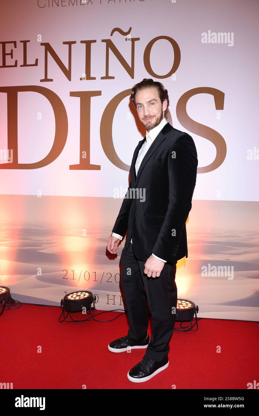 21. Januar 2025, Mexiko-Stadt, Ciudad de Mexico, Mexiko: Eugenio Siller besucht den roten Teppich für die â€˜El NiÃ±o Diosâ€™ Premiere im Cinemex Metropoli Patriotismo. Am 21. Januar 2025 in Mexiko-Stadt. (Kreditbild: © Yamak Perea/OKULARIS via ZUMA Press Wire) NUR REDAKTIONELLE VERWENDUNG! Nicht für kommerzielle ZWECKE! Stockfoto