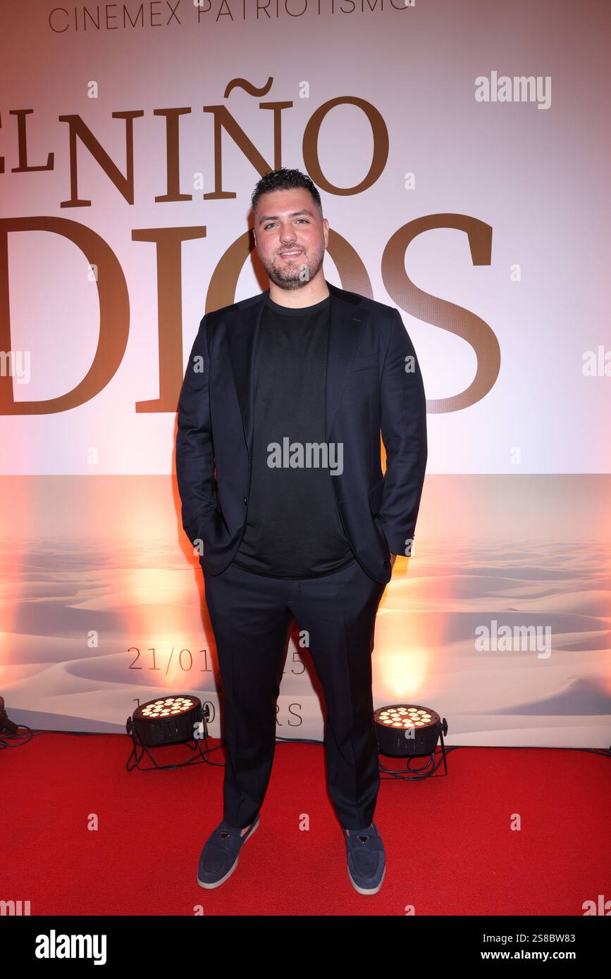 21. Januar 2025, Mexiko-Stadt, Ciudad de Mexico, Mexiko: Eduardo Brandariz besucht den roten Teppich für die â€˜El NiÃ±o Diosâ€™ Premiere im Cinemex Metropoli Patriotismo. Am 21. Januar 2025 in Mexiko-Stadt. (Kreditbild: © Yamak Perea/OKULARIS via ZUMA Press Wire) NUR REDAKTIONELLE VERWENDUNG! Nicht für kommerzielle ZWECKE! Stockfoto