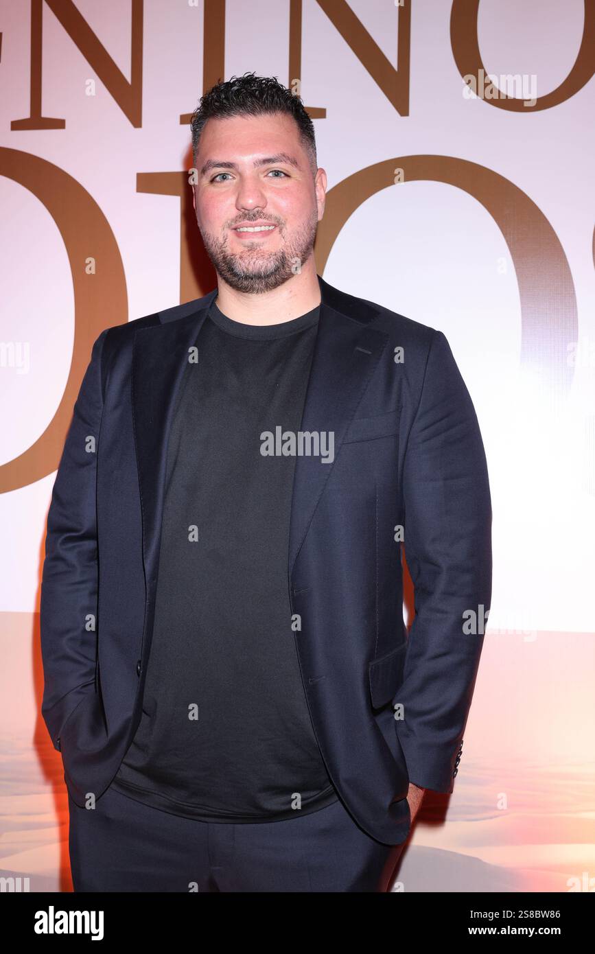 21. Januar 2025, Mexiko-Stadt, Ciudad de Mexico, Mexiko: Eduardo Brandariz besucht den roten Teppich für die â€˜El NiÃ±o Diosâ€™ Premiere im Cinemex Metropoli Patriotismo. Am 21. Januar 2025 in Mexiko-Stadt. (Kreditbild: © Yamak Perea/OKULARIS via ZUMA Press Wire) NUR REDAKTIONELLE VERWENDUNG! Nicht für kommerzielle ZWECKE! Stockfoto