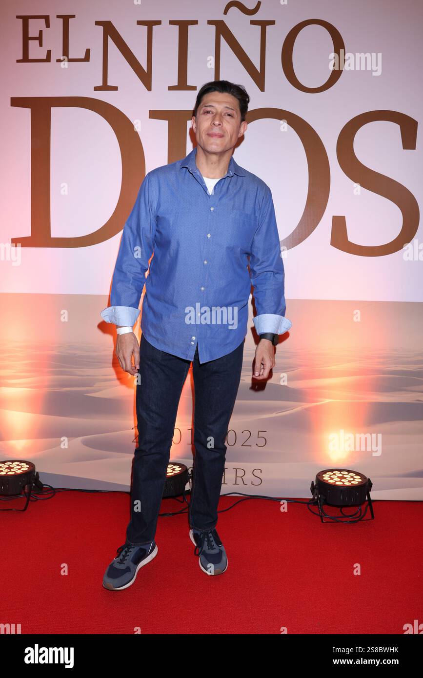 21. Januar 2025, Mexiko-Stadt, Ciudad de Mexico, Mexiko: Salvador Ibarra besucht den roten Teppich für die â€˜El NiÃ±o Diosâ€™ Premiere im Cinemex Metropoli Patriotismo. Am 21. Januar 2025 in Mexiko-Stadt. (Kreditbild: © Yamak Perea/OKULARIS via ZUMA Press Wire) NUR REDAKTIONELLE VERWENDUNG! Nicht für kommerzielle ZWECKE! Stockfoto