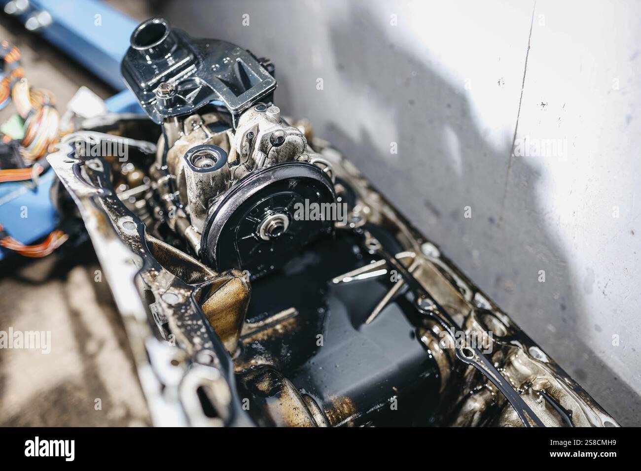 Kfz-Reparatur in einem Kfz-Service-Center Motordiagnostik Stockfoto