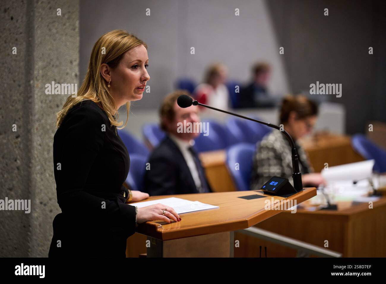 DEN HAAG - Marieke Wijen-Nass (BBB) während einer Debatte über das Demonstrationsrecht in den Niederlanden im Plenarsaal des Unterhauses. Die VVD will strengere Regeln gegen Demonstrationen, die die öffentliche Ordnung stören. ANP PHIL NIJHUIS niederlande raus - belgien raus Stockfoto