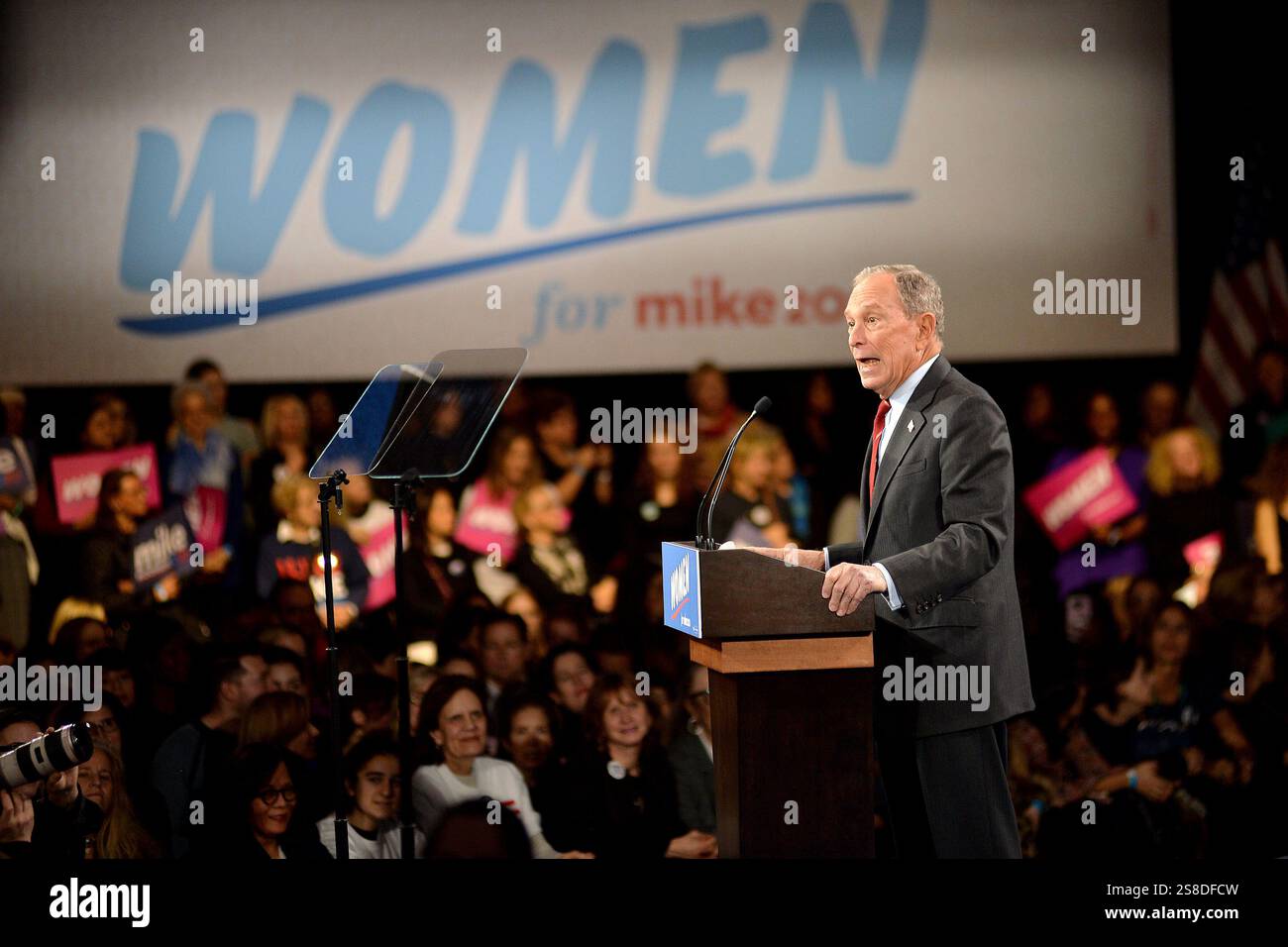 Mike Bloomberg spricht während der Präsidentschaftswahlkampagne am 15. Januar 2020 im Sheraton Hotel in New York Stockfoto