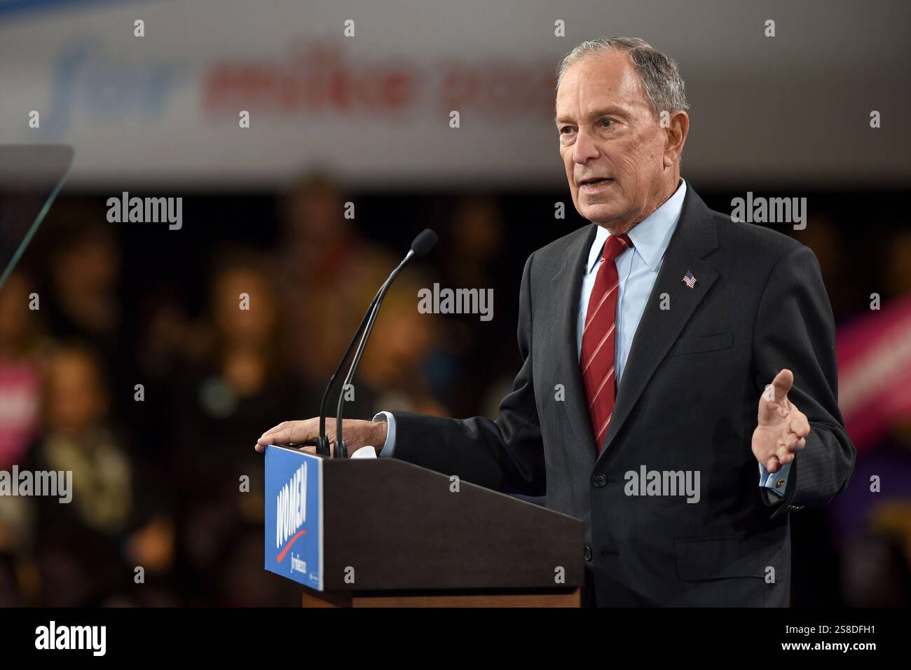 Mike Bloomberg spricht während der Präsidentschaftswahlkampagne am 15. Januar 2020 im Sheraton Hotel in New York Stockfoto
